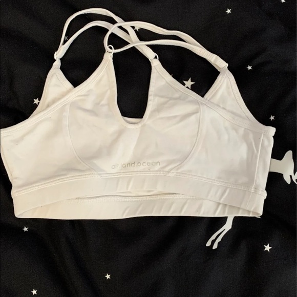 Alo Yoga Bra - Picture 2 of 3